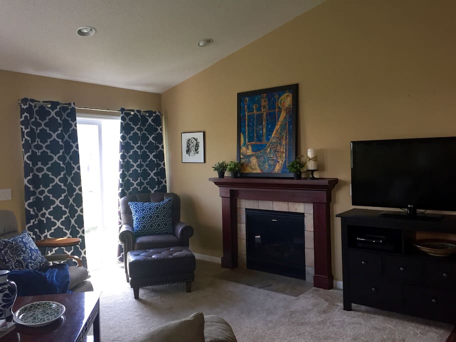 Living Room with Gas Fireplace, Cable TV and Apple TV