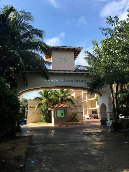 Entrance Arc to Torre Esmeralda