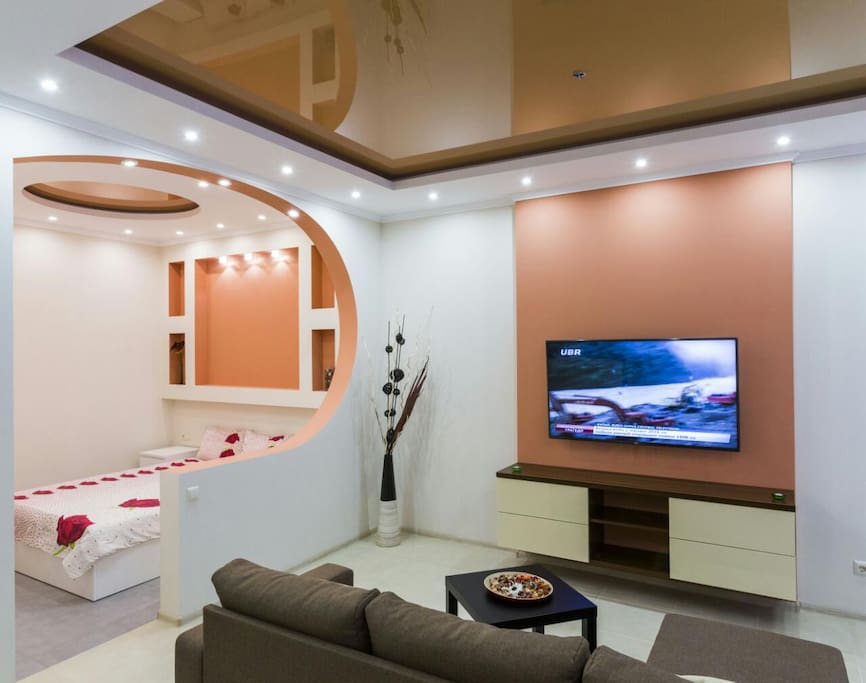 Open studio-kitchen plus bedroom