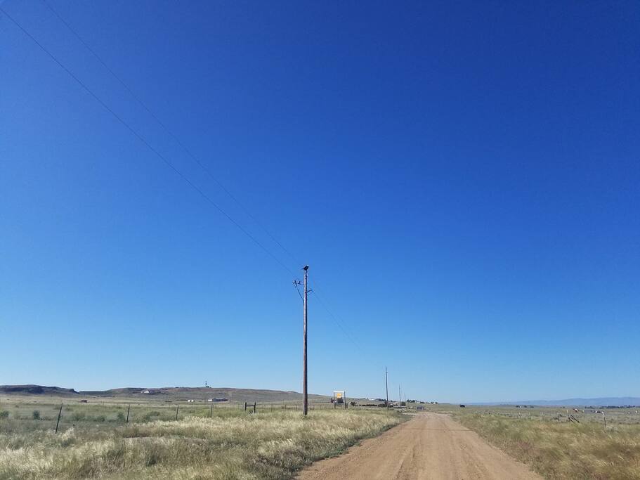 Zoom in on the top of the pole