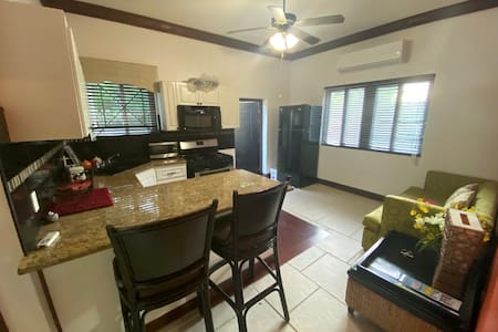 Sunny-restful-quiet Sans Souci Studio Apartment