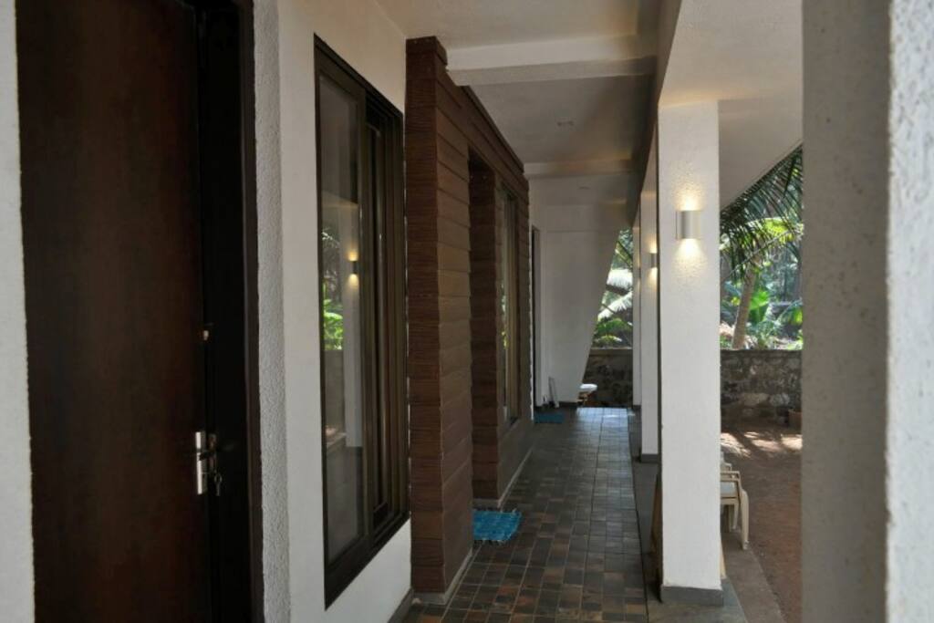 Three rooms facing sea