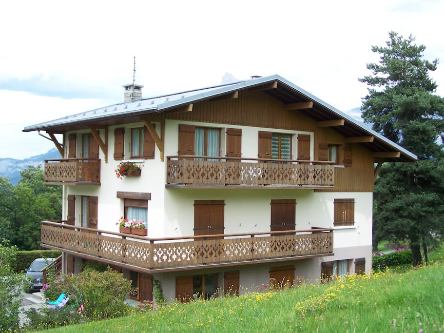 Appartement situé au deuxième étage d'un chalet