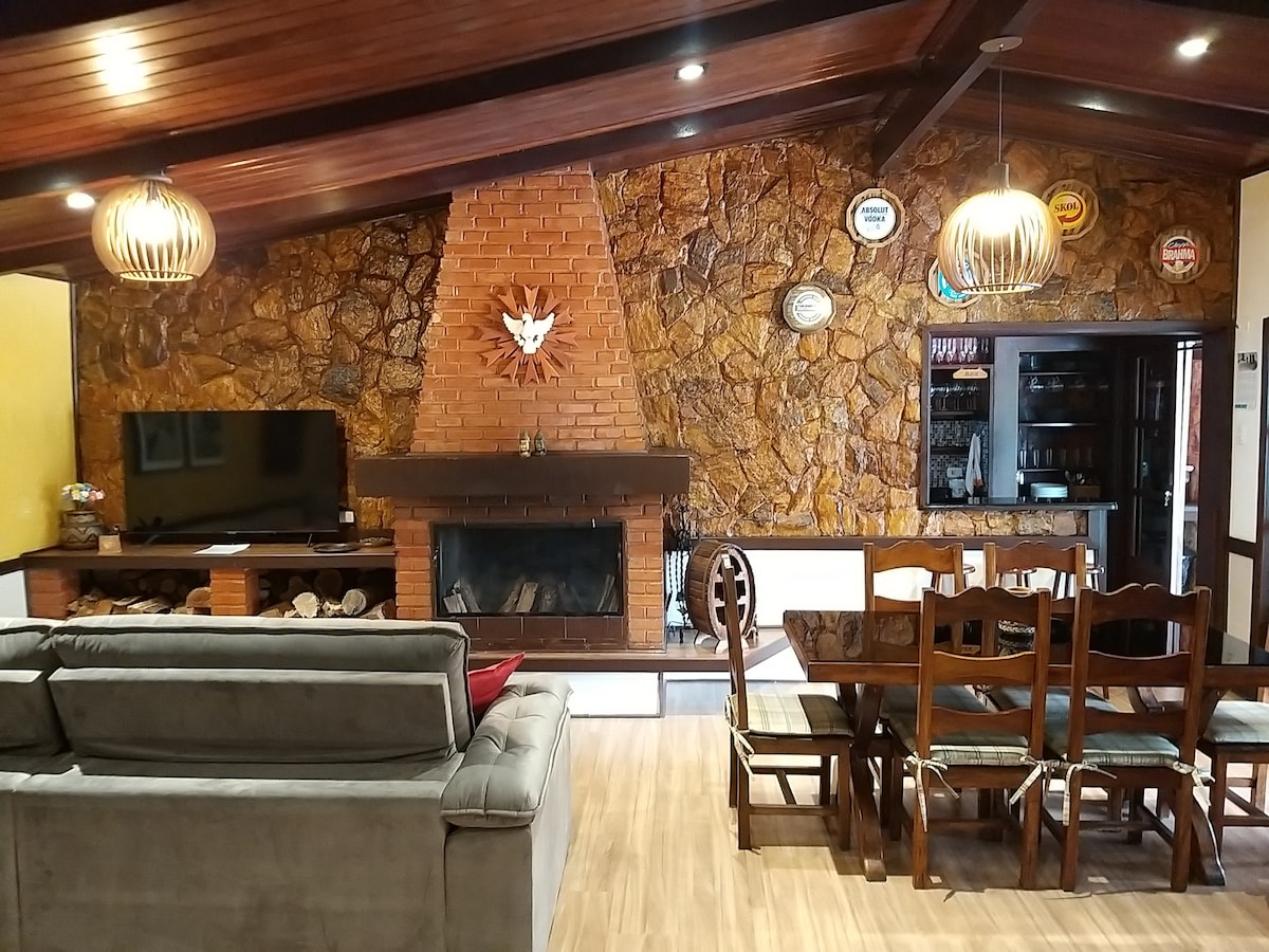Airbnb em destaque: Casa do Léo Family Atmosphere Toast in the scullery em Petrópolis