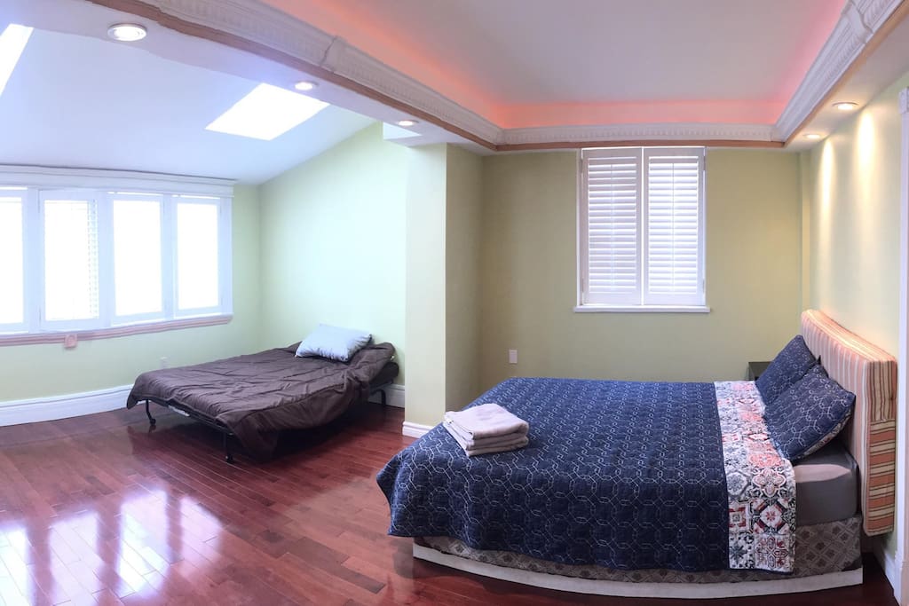 Sunny Victorian-2nd floor private bedroom