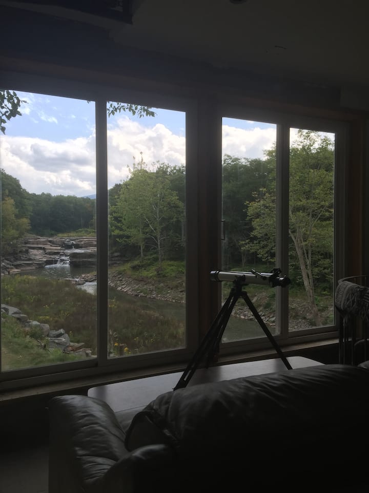 Relaxing Red Falls Retreat Houses for Rent in Prattsville, New York