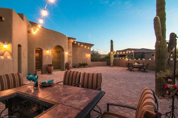 *SUPERHOST* Desert Villa 10 min to 5 Golf Courses