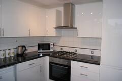 Yeovil+Town+Centre%2C+Large+2+Bd+Apt+with+parking