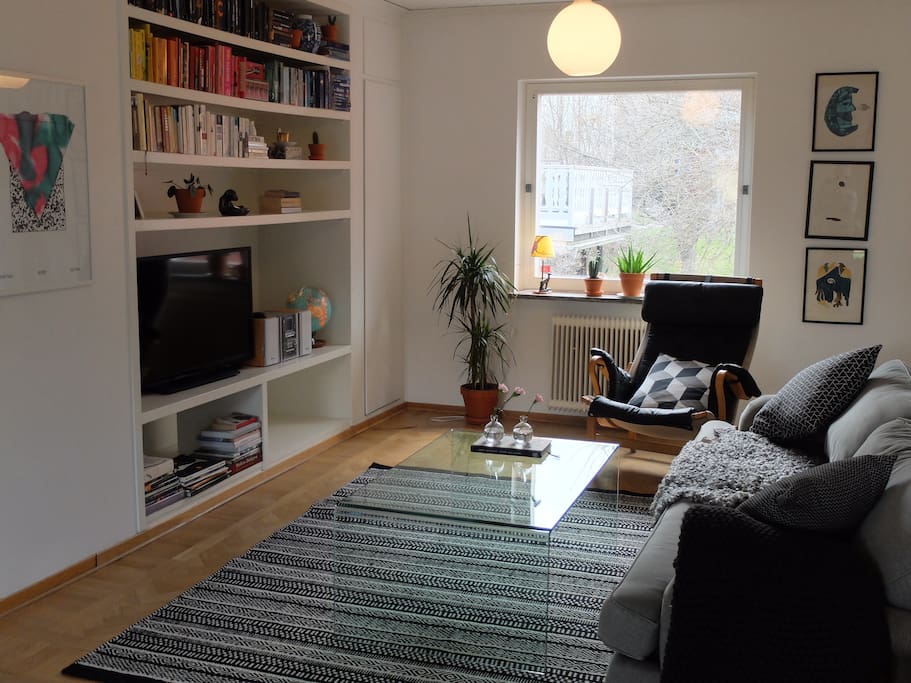 Cosy sofa/tv corner.