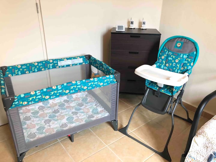 为方便您使用，请玩笔、高脚餐椅和婴儿监视器