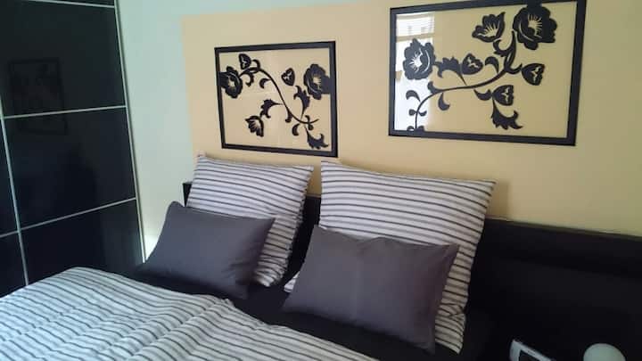 Veľká manželská posteľ 