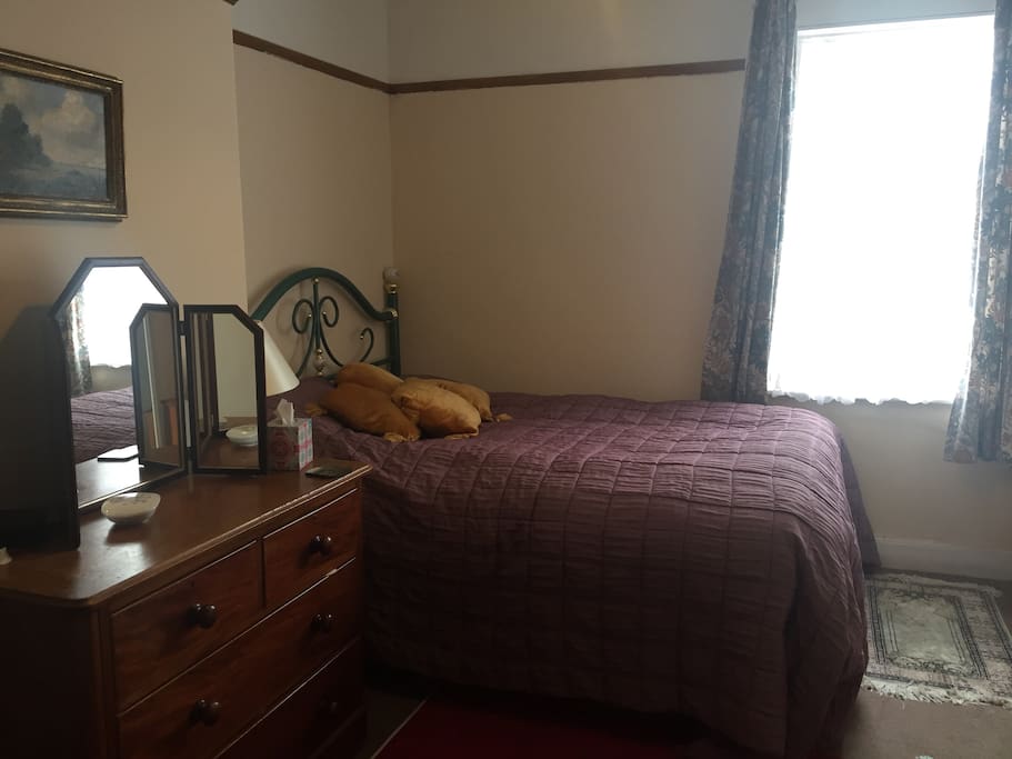 Double bedroom with king size bed