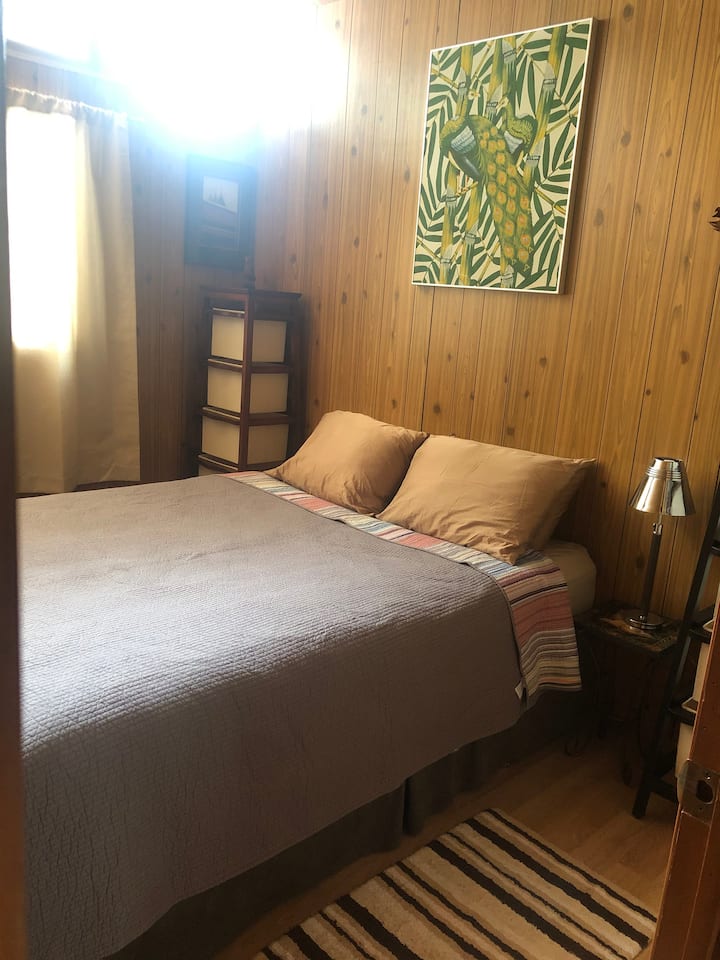 Спална соба бр. 2 /брачен кревет (широк 180-179 