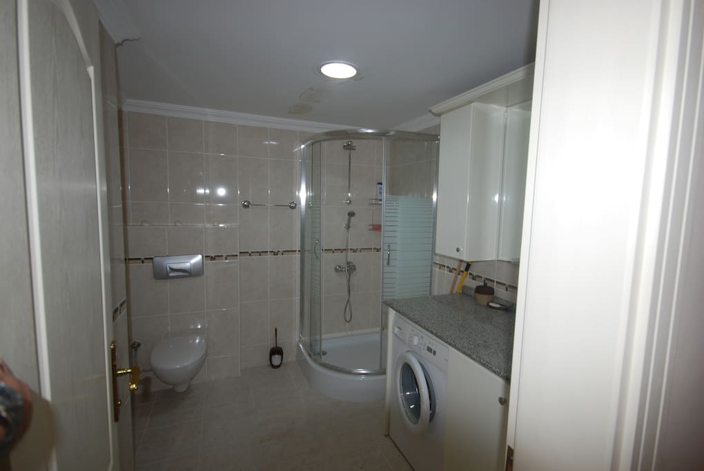 Bathroom/Общая ванная комната