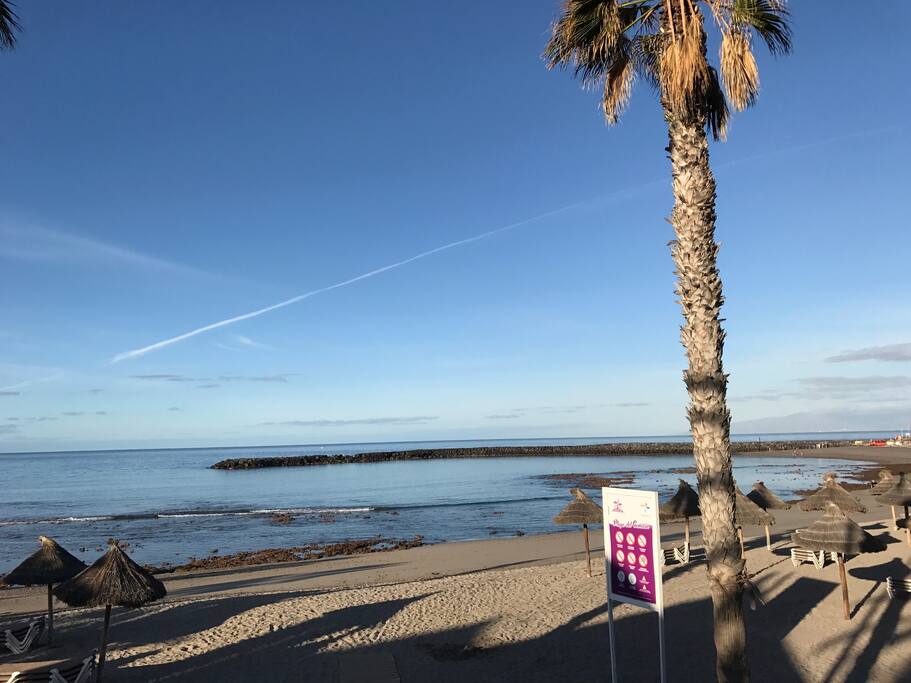 Playa El Camisón. A 5 minutos caminando