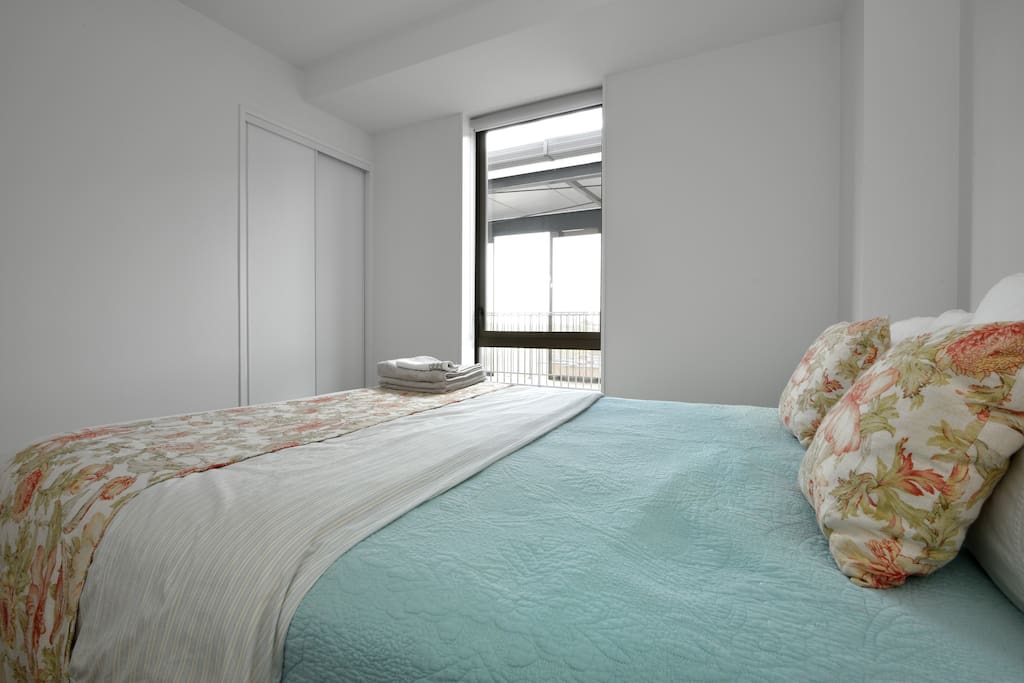 "Allie was a fantastic host. Her apartment is clean, comfortable, and beautiful, and she is friendly and accommodating. About a two minute walk from the bus stop to get directly into the city." Aaron, Ohio.