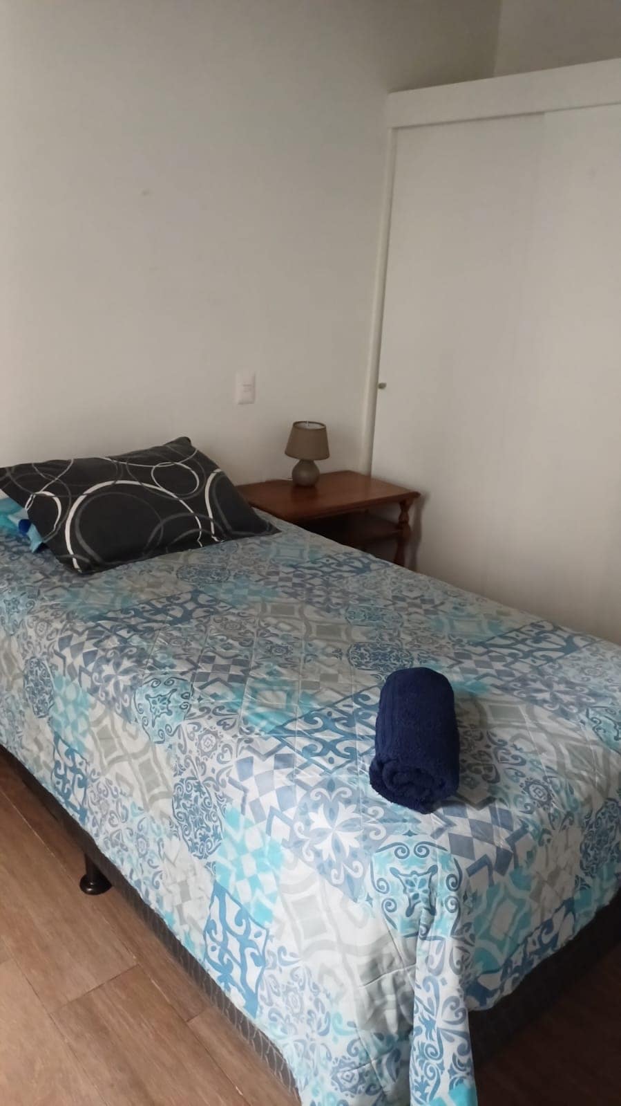 2号房，非常舒适，有工作空间