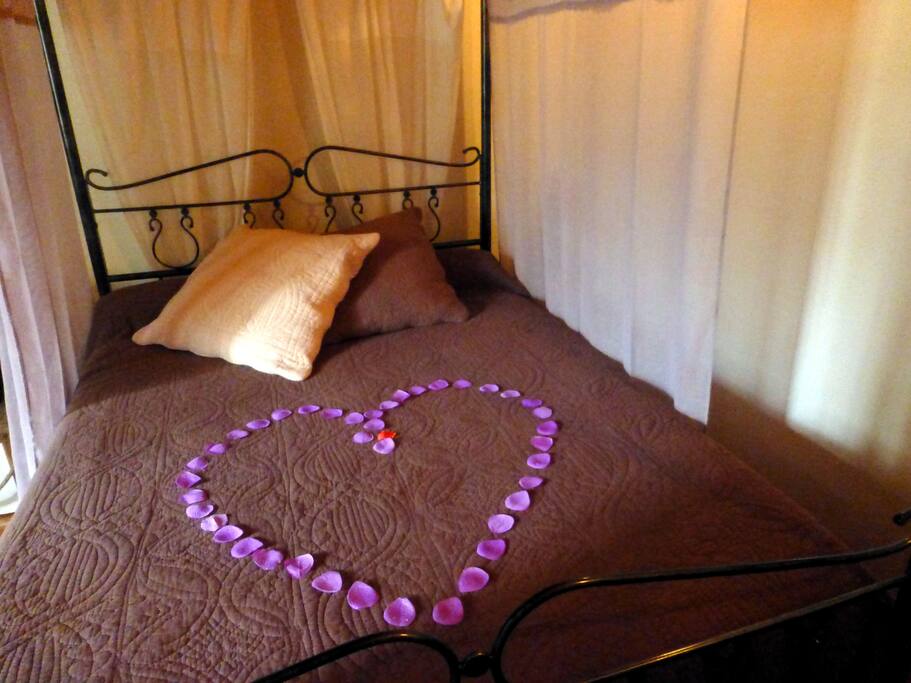 Gîte ORIENT -
Suite parentale chambre orientale