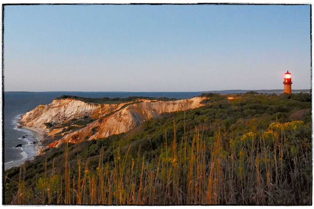 Minutes to lighthouse and Gayhead Cliffs