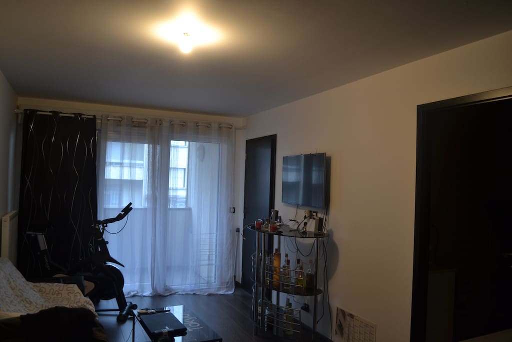 salon avec equipement