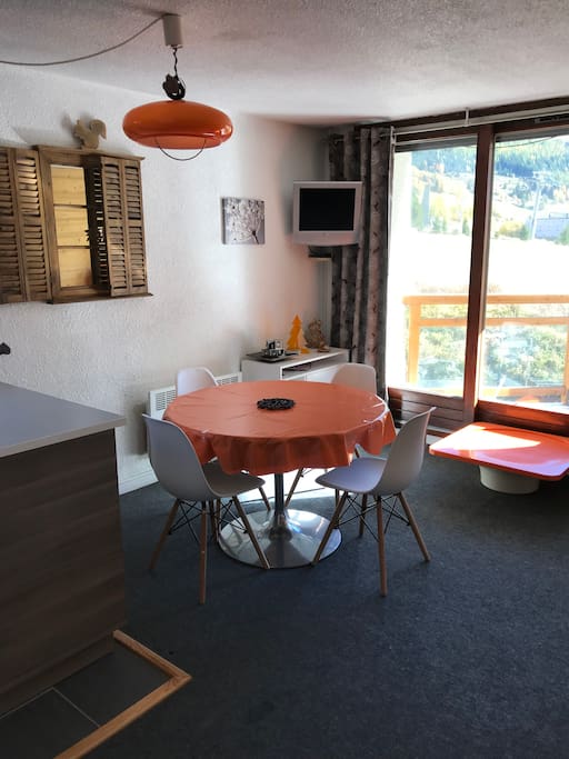 Salon (1)