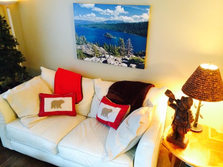 Tahoe Donner Romantic Mountain Hideaway - Truckee, CA