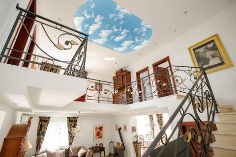 Luxury Apartment with open gallery and seaview