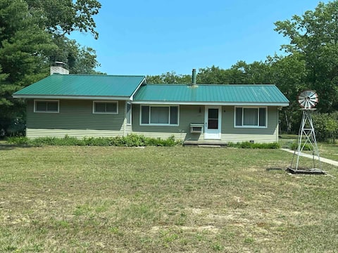 2 bedroom, 1 bath sleeps 6