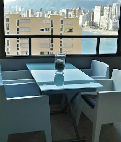 Comfortable flat near the beach close to nightlife