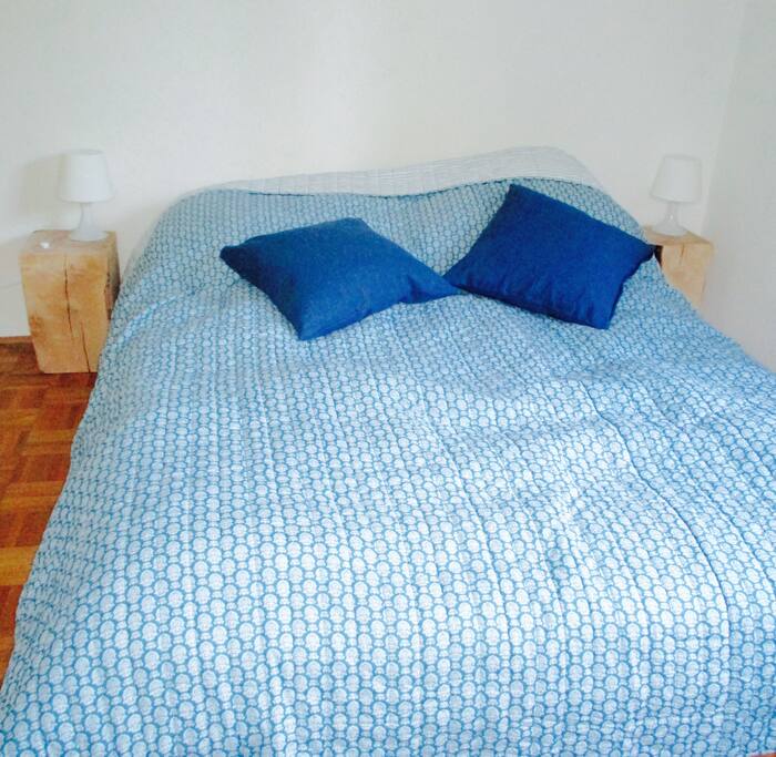 Gemütliches Bett