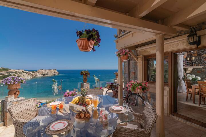 Felini palace gallery image 2