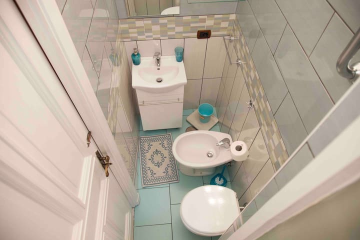 Maman suite, city center. gallery image 2