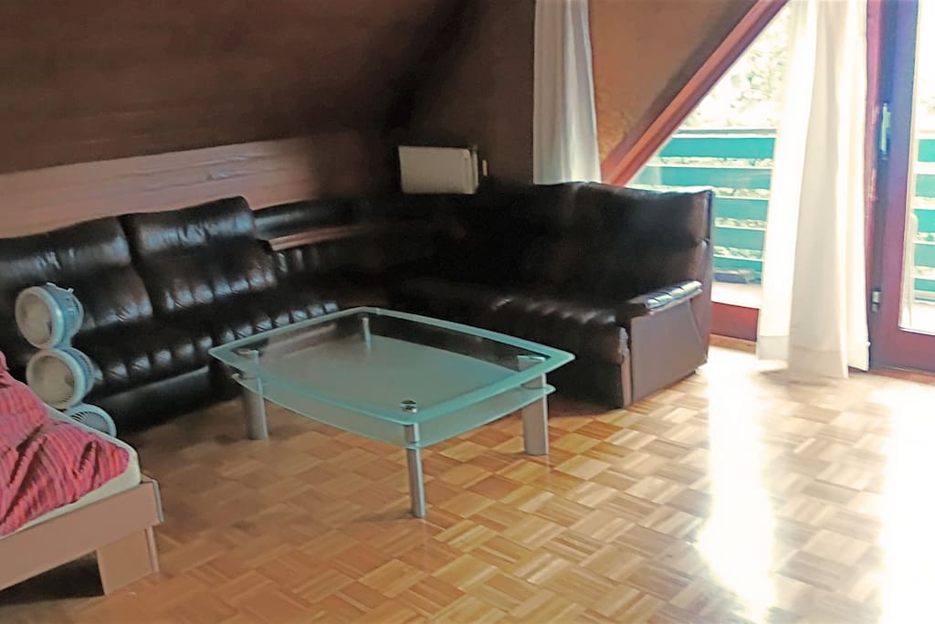 Schlaf-/Wohnzimmer 1