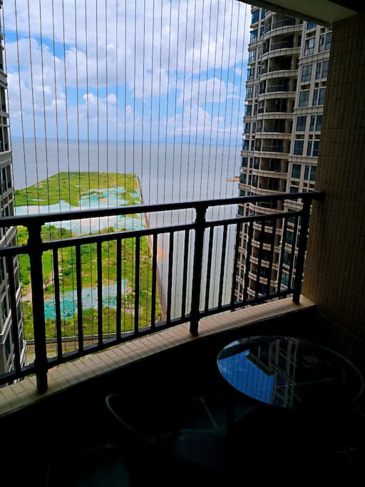 阳台看一线海景
呼吸来自南海的负离子