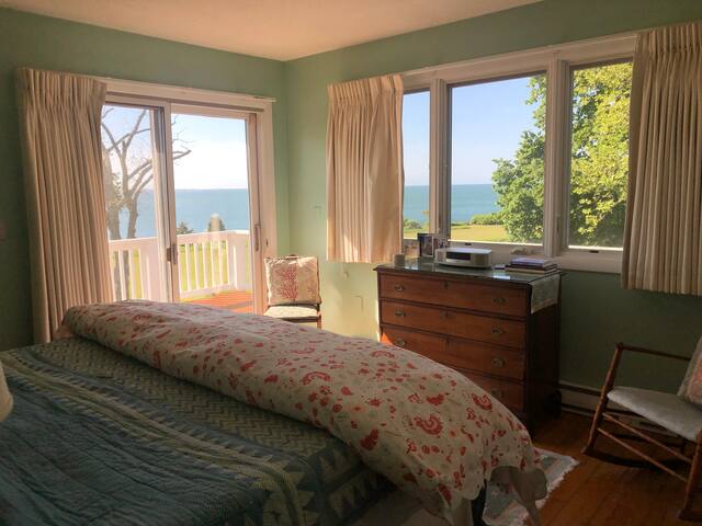 Ocean Front Paradise with beach. gallery image 5