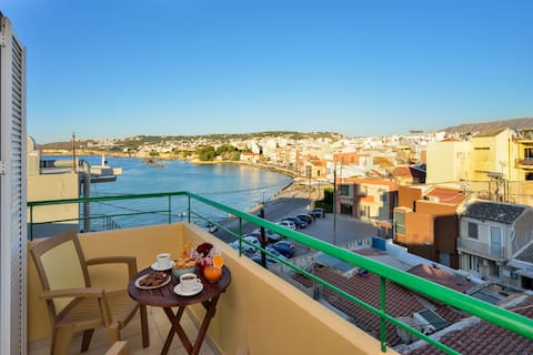 SEASIDE   Old   venetian   harbour 3rd Floor