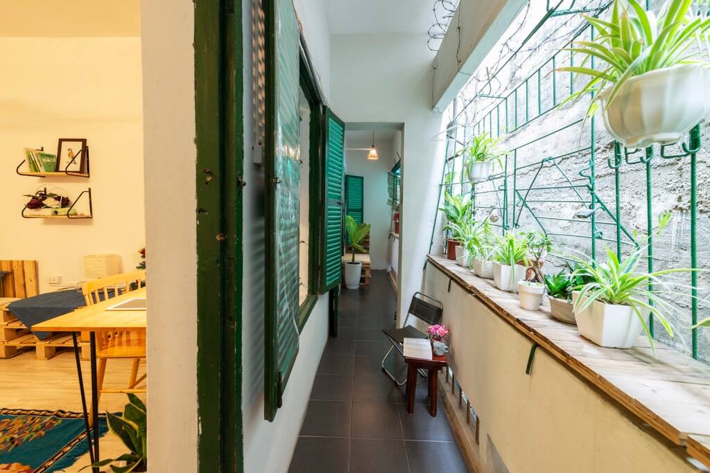 balcony, beautiful, very suitable to drink tea, read books, watch green