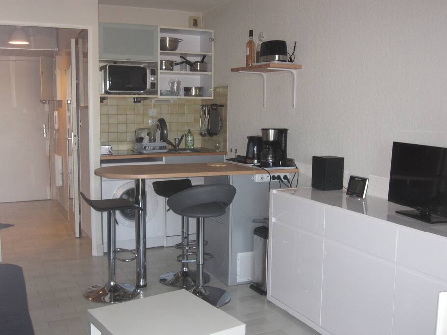 Cuisine équipée.