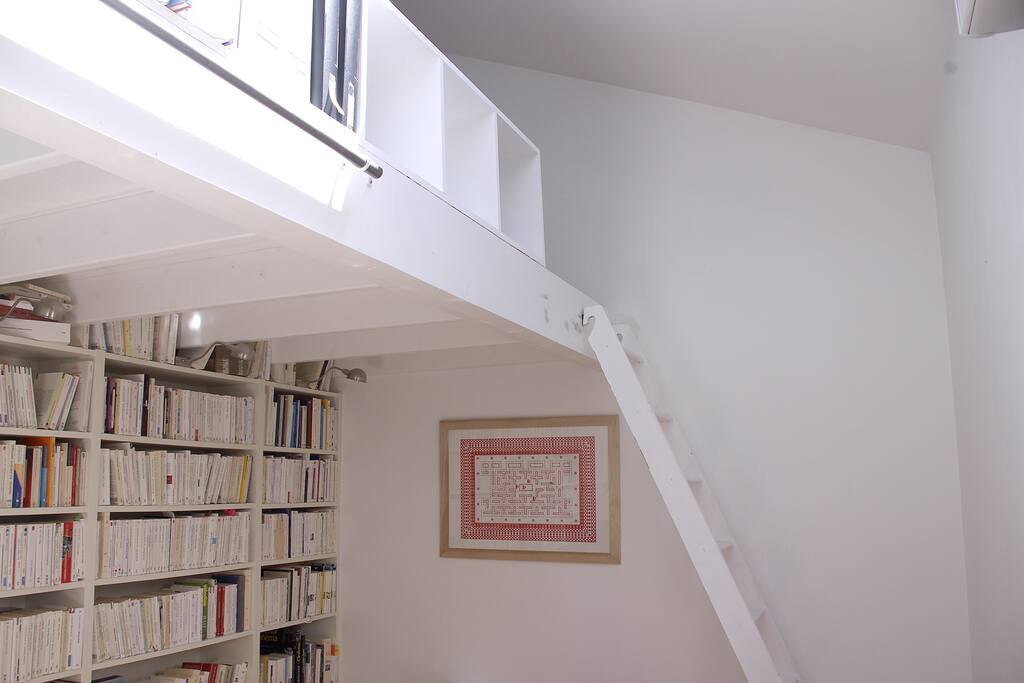 Votre chambre (échelle de meunier accès mezzanine)