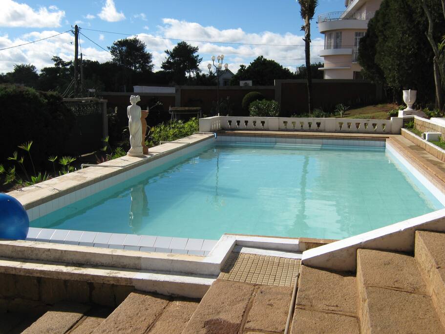 Un accès à la piscine
