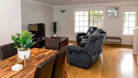 Spacious,quiet 3x2  house in North Perth