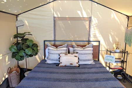 (#1) *GLAMPING EQUALS HAPPINESS!*
(w/Heat & AC)