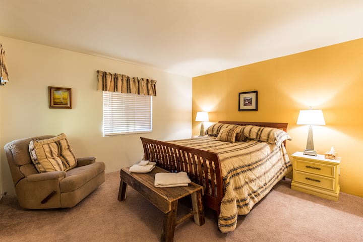 Hlavná spálňa s vlastnou kúpeľňou