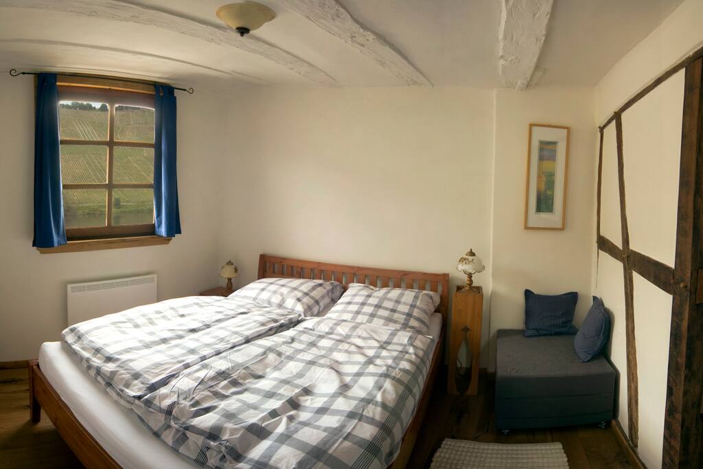 Schlafzimmer, Durchgang Fachwerkwand 1 weiterer Schlafbereich