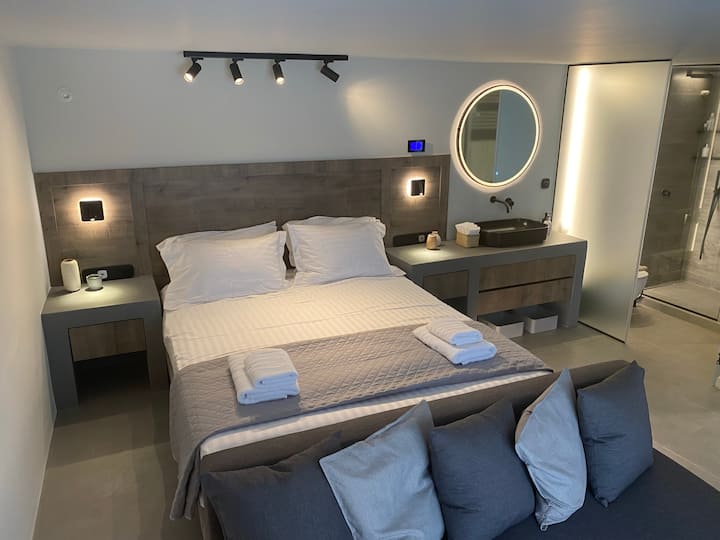 Modern and super comfortable bedding for a great stay
