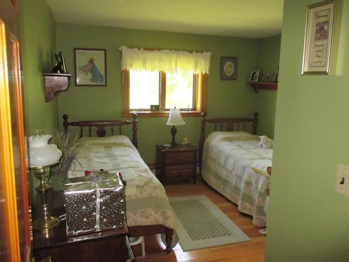 חדר שינה 2, שתי מיטות