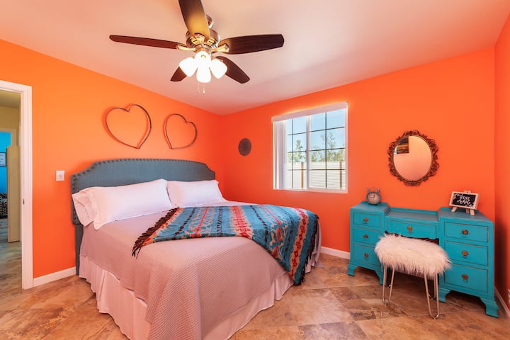 Master Bedroom, King Bed 