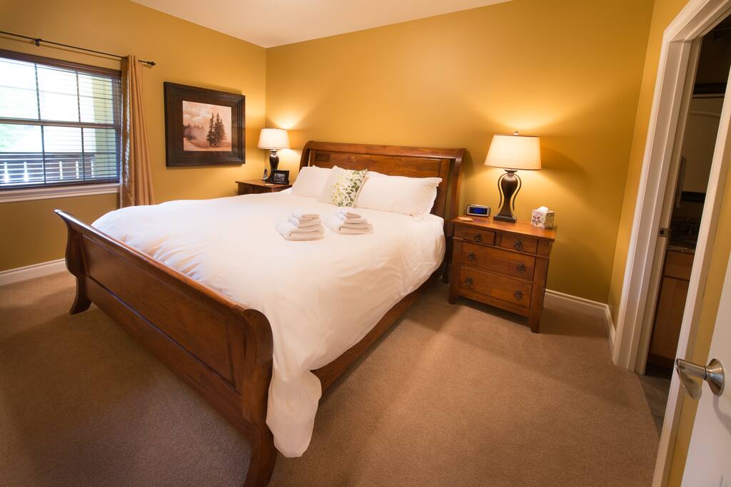Master King Bed
