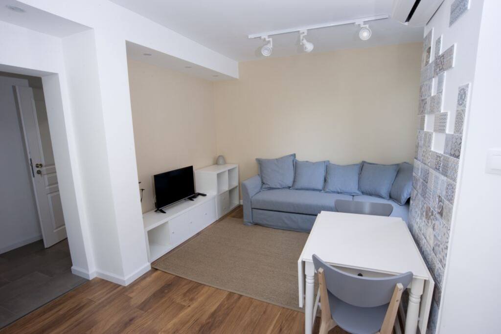 Spacious living room
