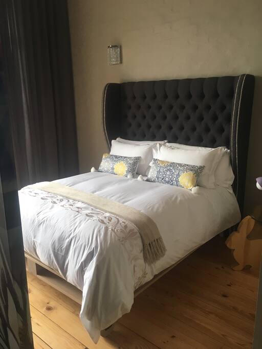 Queen size bed